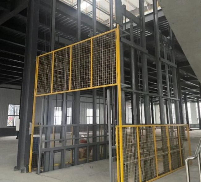 和舍镇请详细介绍一下货梯安装在室外的维护方法