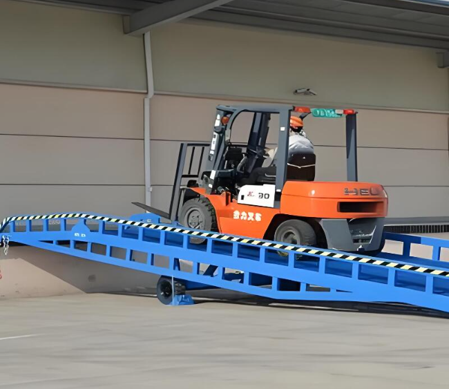 和舍镇移动式卸货平台（叉车用）